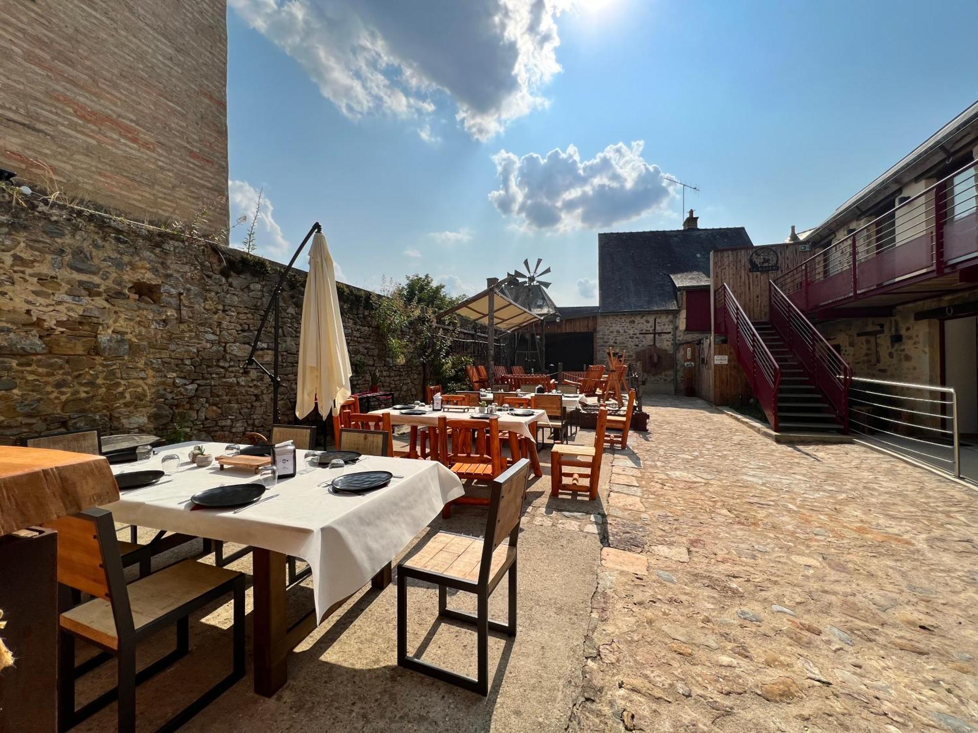 Brûlon Hotel Le Ranch מראה חיצוני תמונה